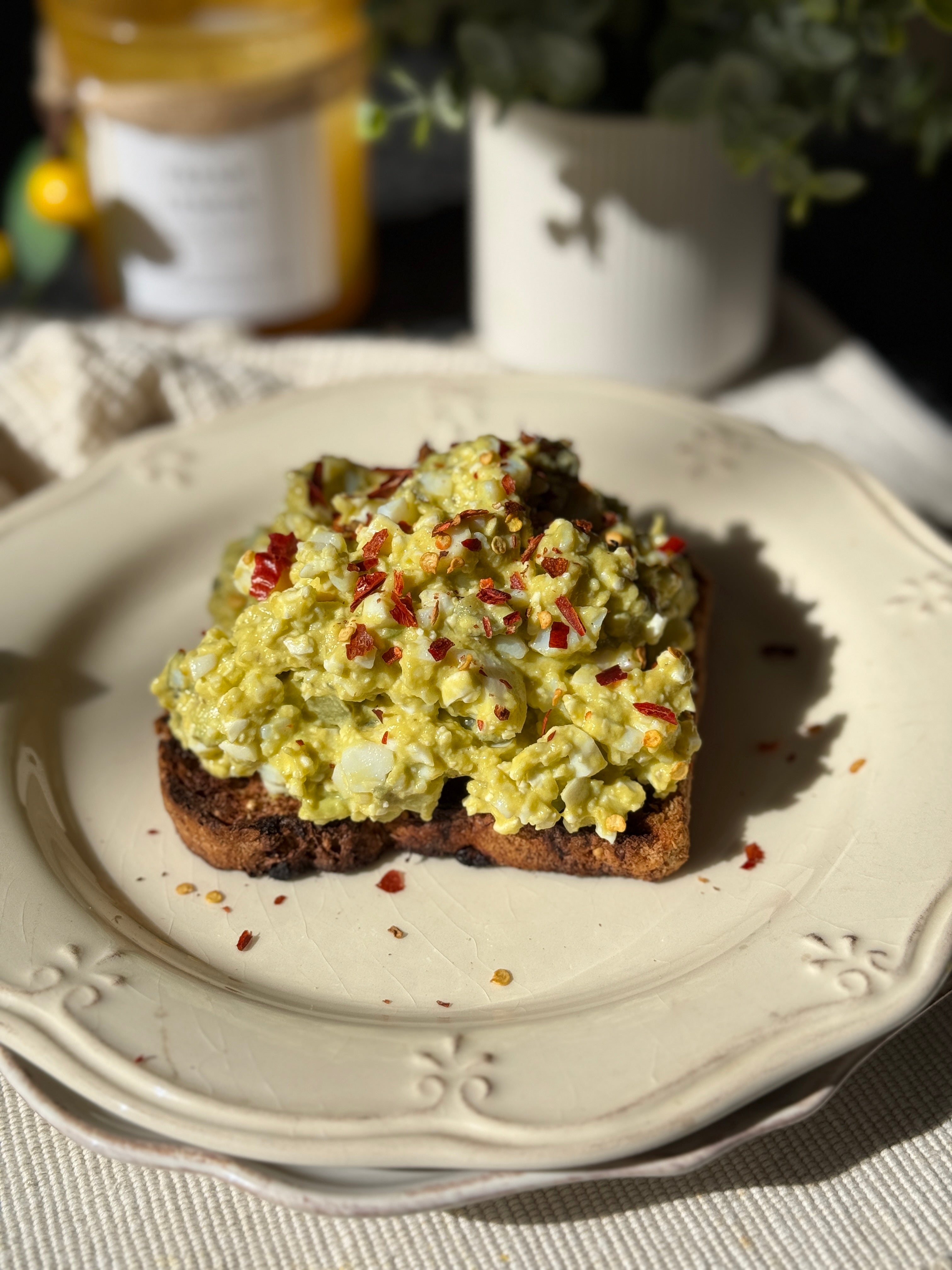 Toast de huevo duro